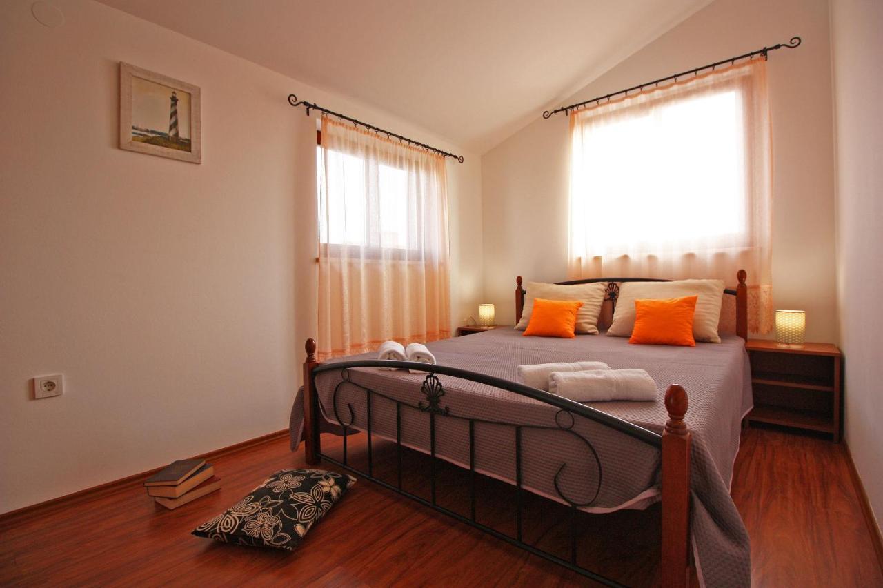 Brijunisol - 3 Apartments Top Position Near The Beautiful Beach Fažana Exterior foto