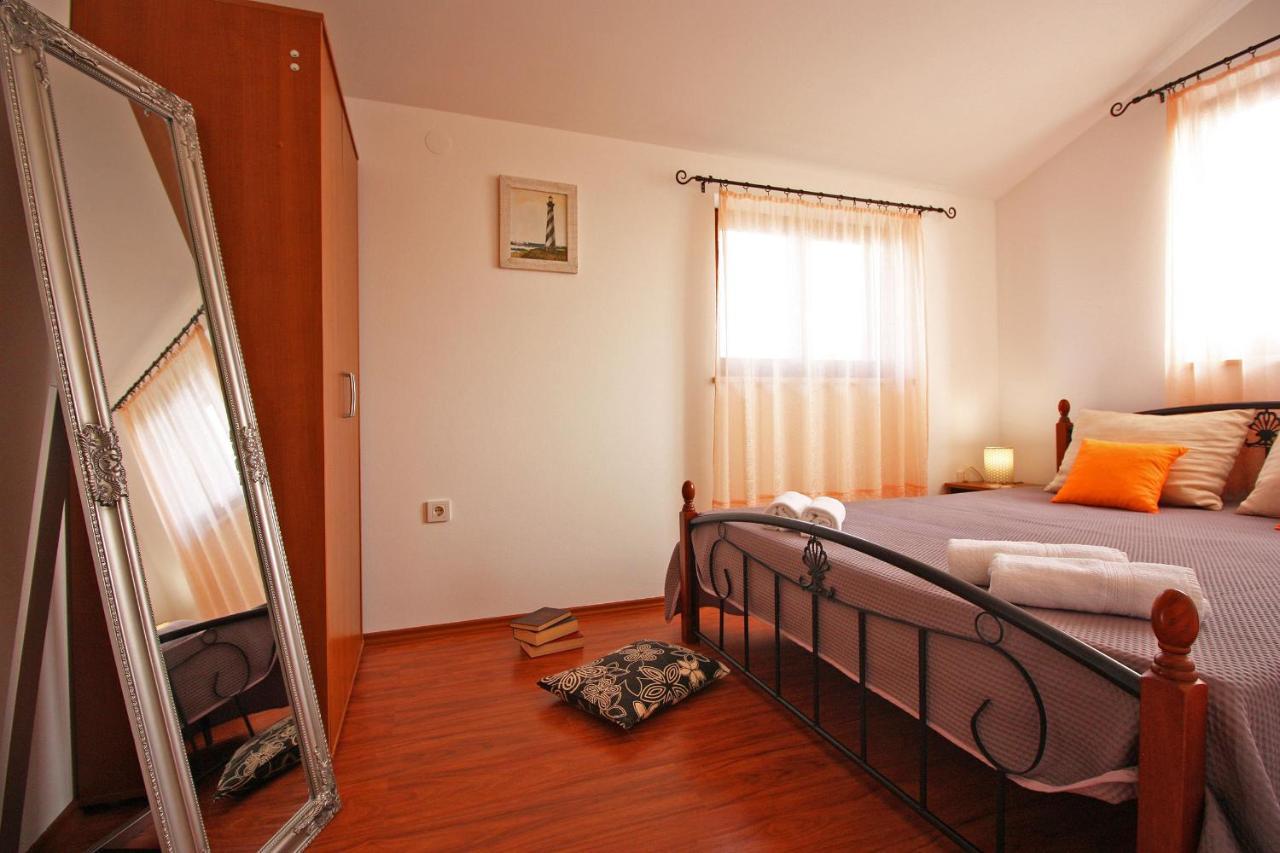 Brijunisol - 3 Apartments Top Position Near The Beautiful Beach Fažana Exterior foto